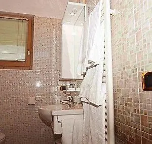  Hotel La